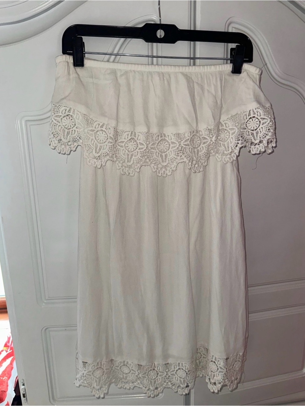 Diva Be White strapless  Lace Trim Dress Size Small – Very Good Condition